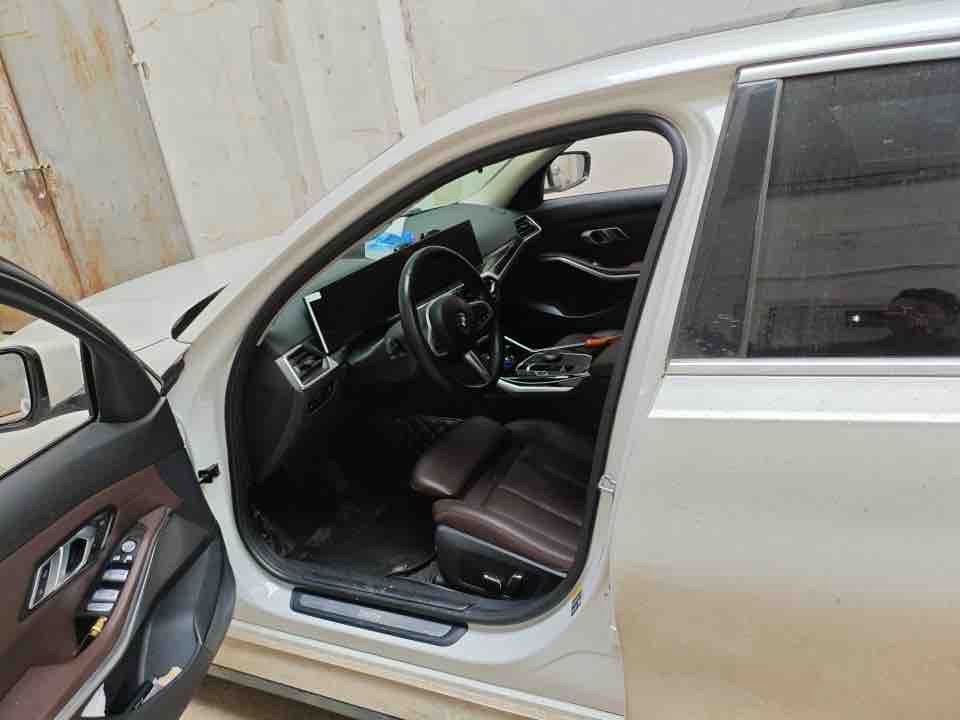 BMW i3 2023 car image #5