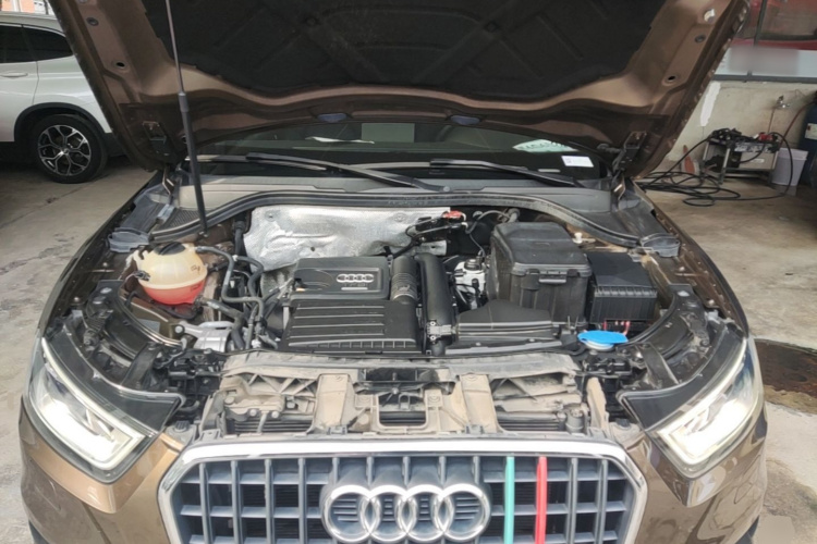 Audi Q3 2016 car image #20