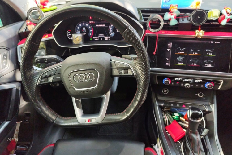 Audi Q3 2021 car image #12