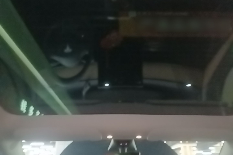 Tesla Model Y 2022 car image #18
