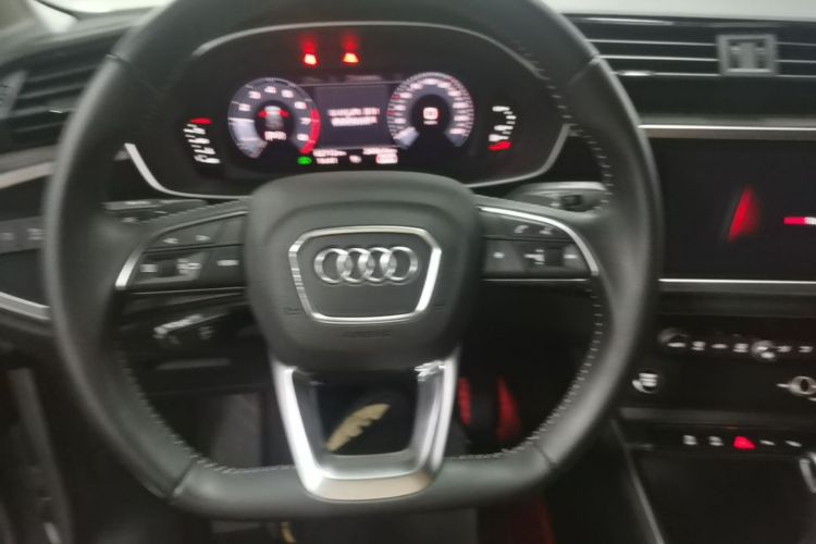 Audi Q3 2021 car image #10