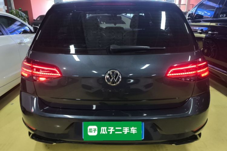Volkswagen Golf 2020 car image #6