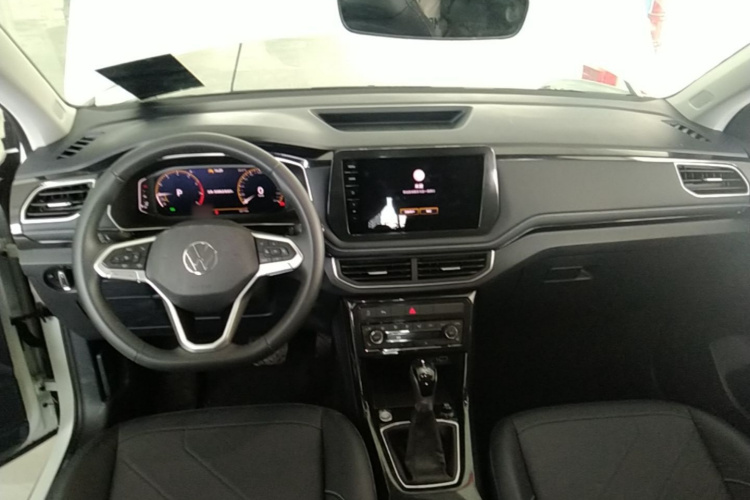 Volkswagen Tharu 2025 صورة سيارة #10