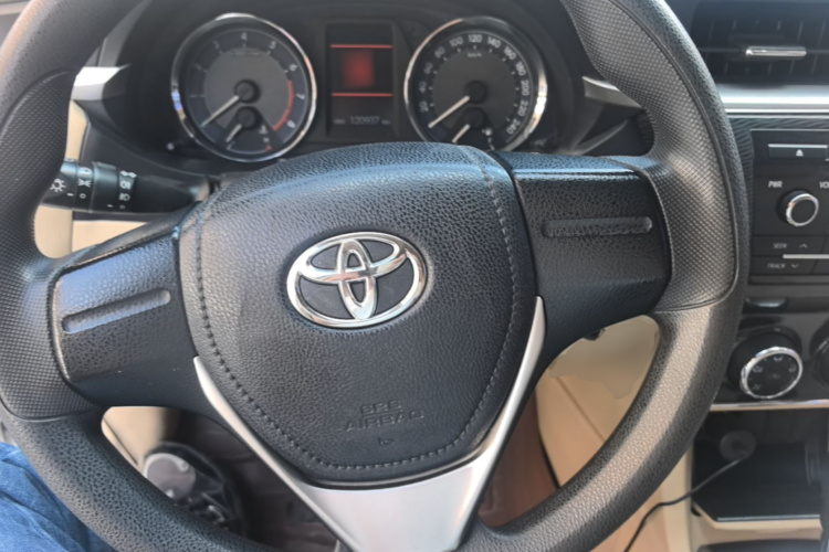 Toyota Corolla 2015 car image #11