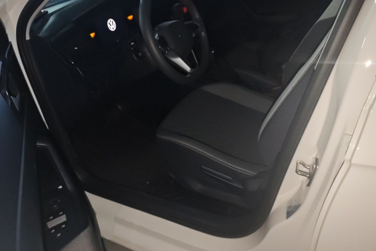 Volkswagen Lavida 2025 car image #9