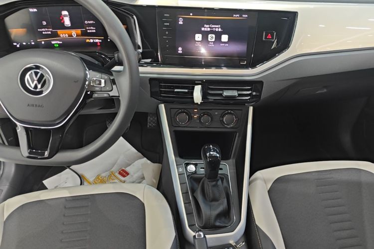 Volkswagen Polo 2023 car image #13