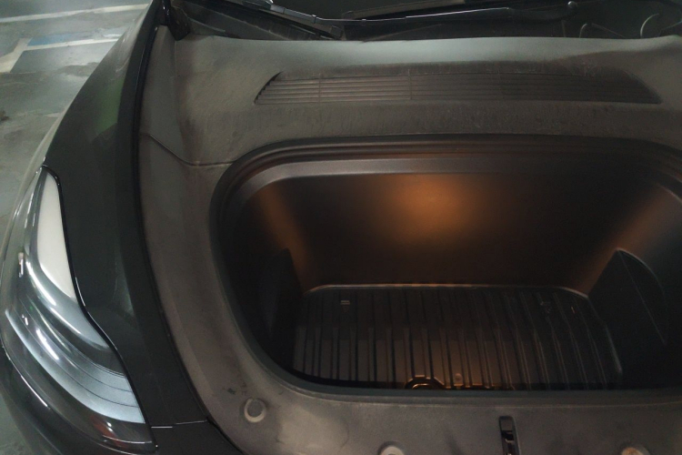 Tesla Model Y 2023 car image #24