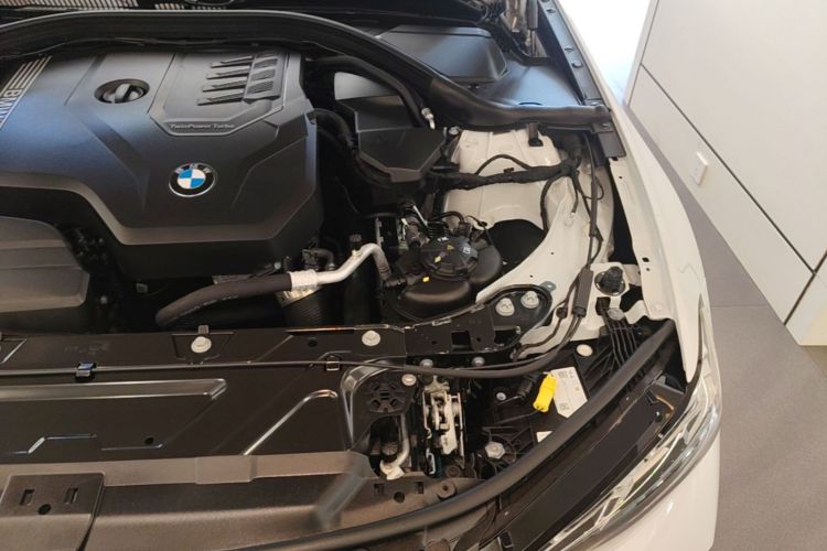 BMW 3 Series 2024 #24 BMW 3 Series 2024 car image #24