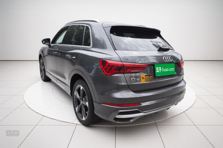 Audi Q3 2020 car image #5