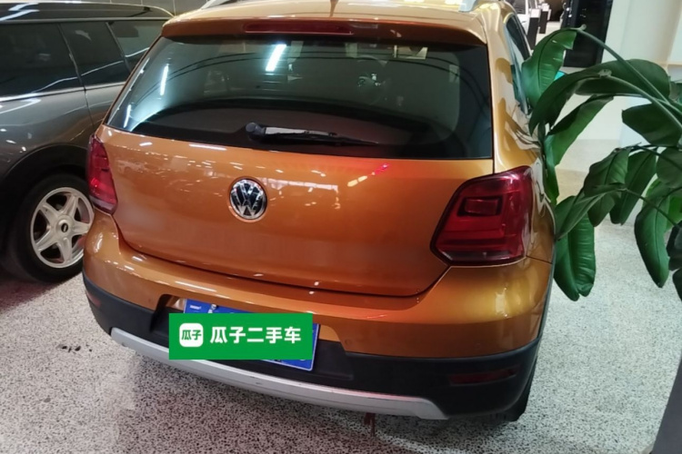 Volkswagen Polo 2015 car image #7