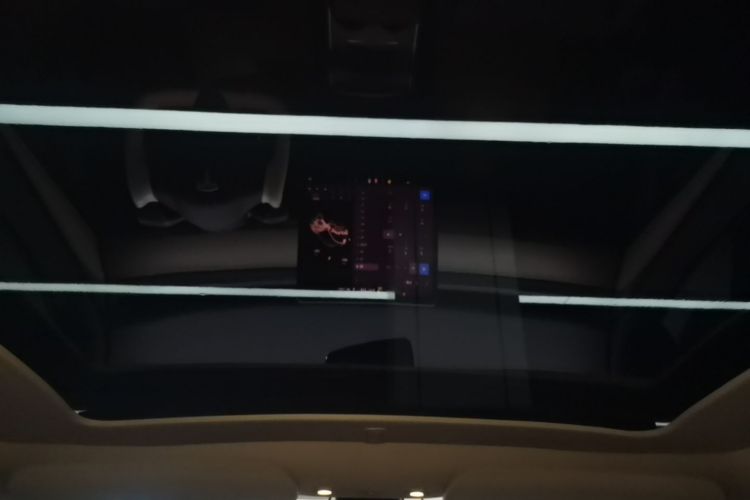 Tesla Model Y 2022 car image #18