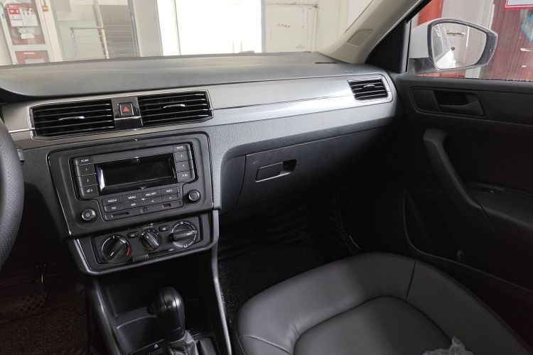 Volkswagen Santana 2019 car image #17