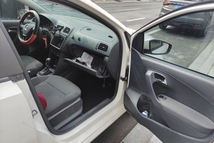 Volkswagen Polo 2017 imagem de carro #27