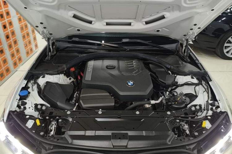 BMW 3 Series 2024 صورة سيارة #22