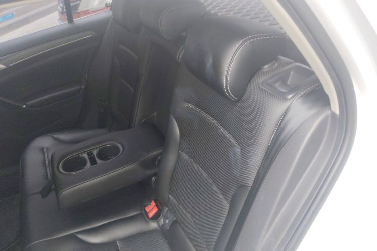 Volkswagen Golf 2017 car image #14