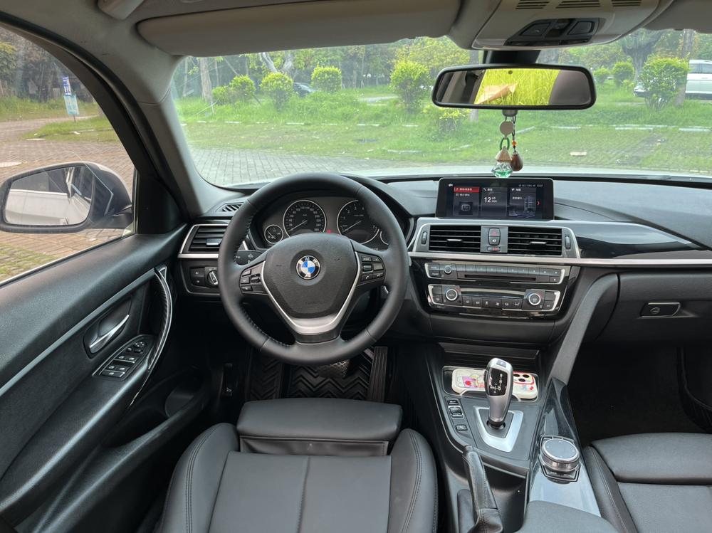 BMW 3 Series 2019 #9 BMW 3 Series 2019 car image #9