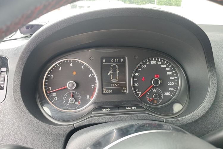 Volkswagen Polo 2017 car image #12