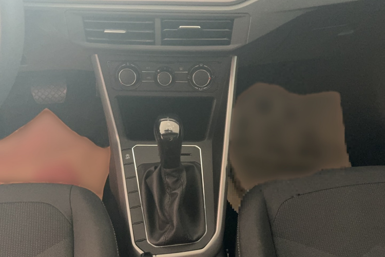 Volkswagen Polo 2021 car image #22