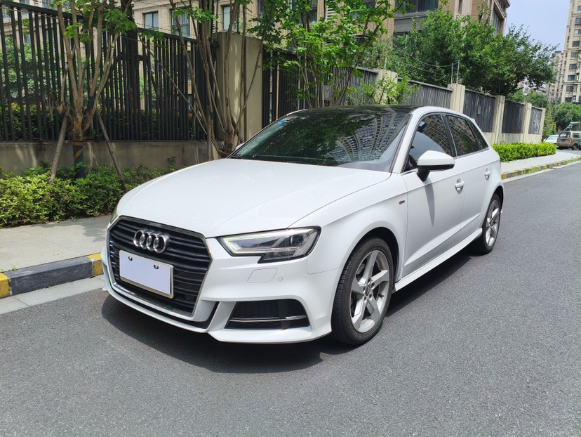 Audi A3 2019 car image 