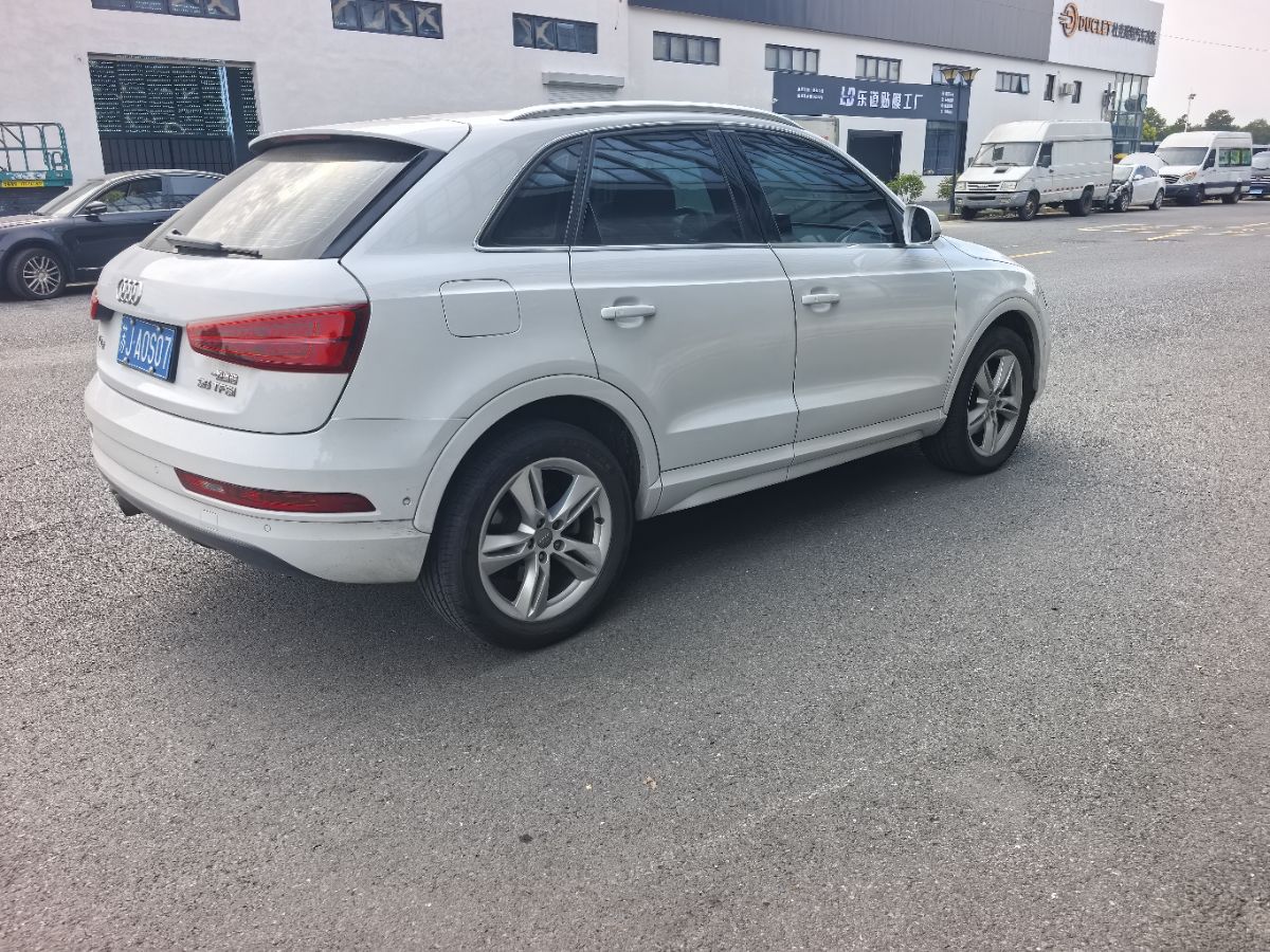 Audi Q3 2017 #4 Audi Q3 2017 car image #4
