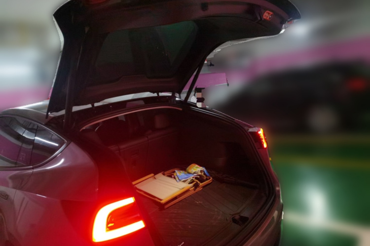 Tesla Model Y 2023 #21 Tesla Model Y 2023 car image #21
