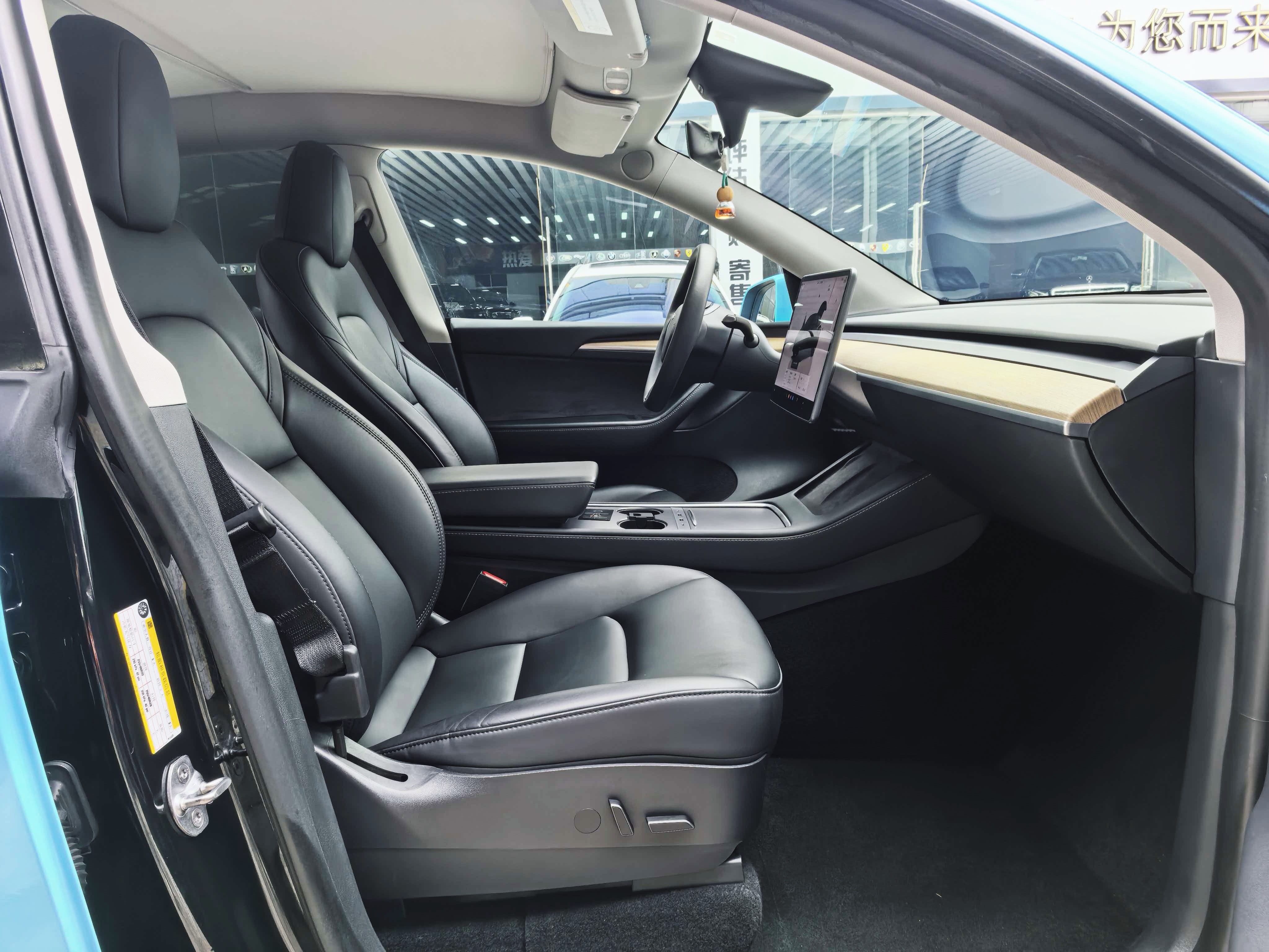 Tesla Model Y 2022 #6 Tesla Model Y 2022 car image #6