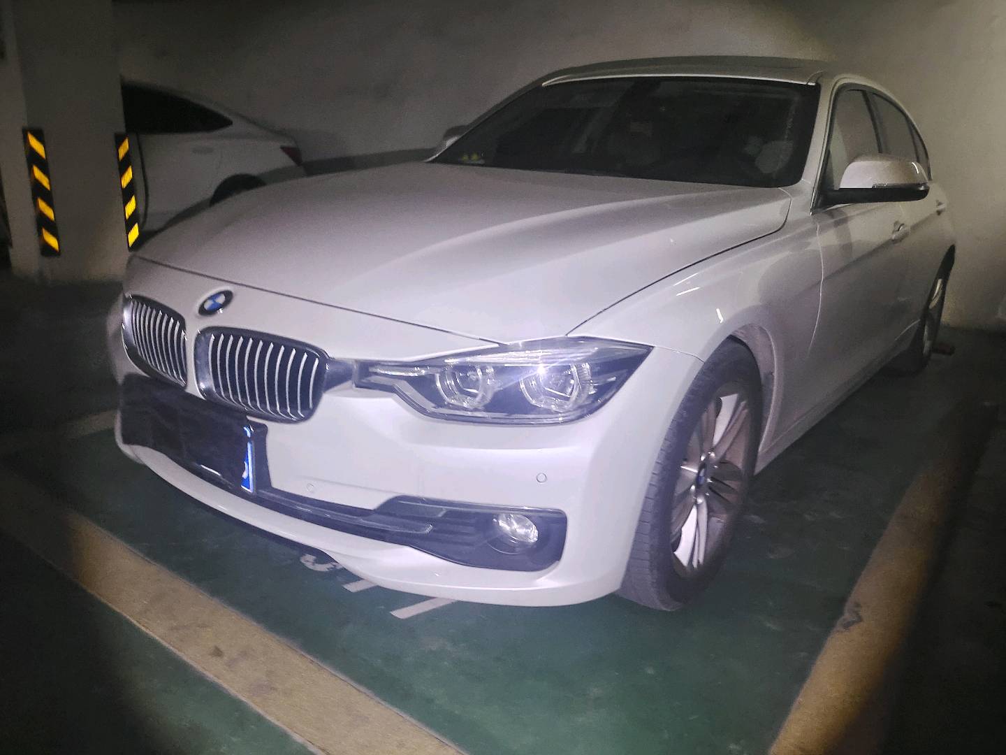 BMW 3 Series 2017 BMW 3 Series 2017 car image