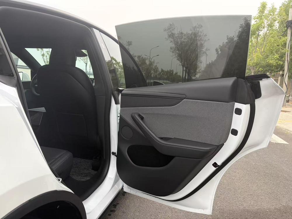Tesla Model Y 2026 #23 Tesla Model Y 2026 صورة سيارة #23