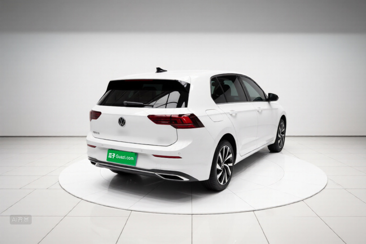 Volkswagen Golf 2025 car image #6