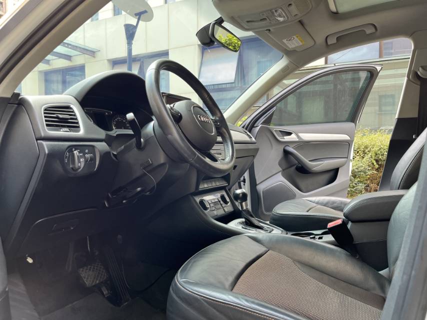 Audi Q3 2017 car image #5