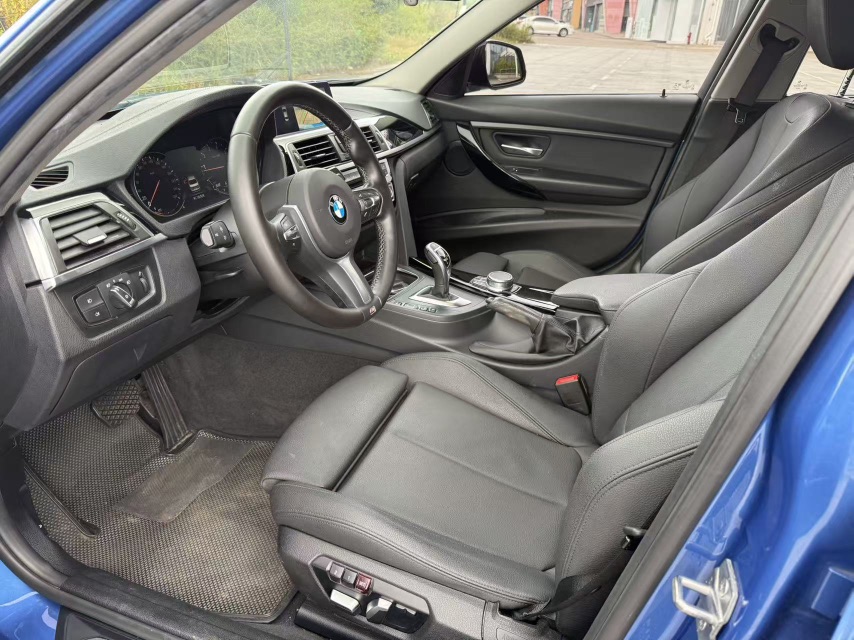 BMW 3 Series 2018 car image #2