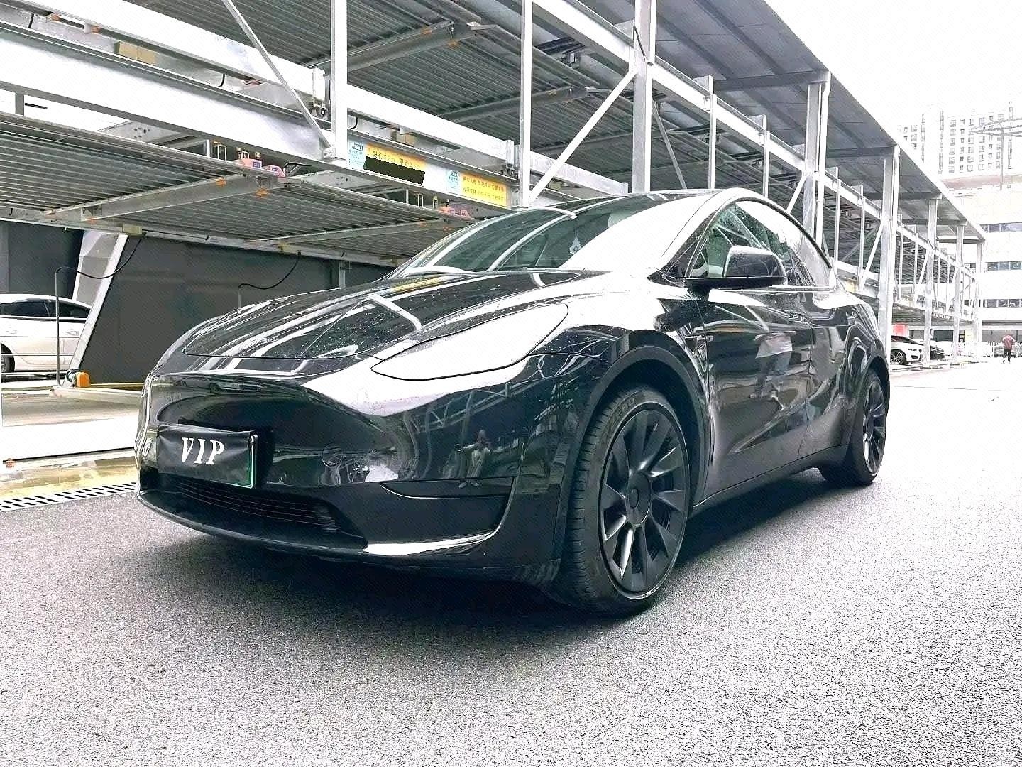 Tesla Model Y 2023 car image 