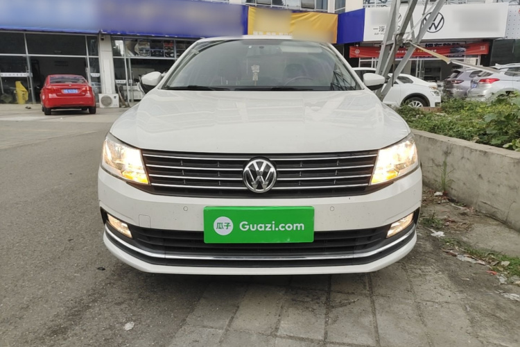 Volkswagen Lavida 2017 car image #3