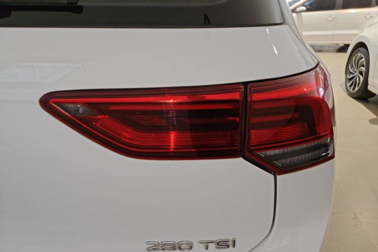 Volkswagen Golf 2024 car image #8
