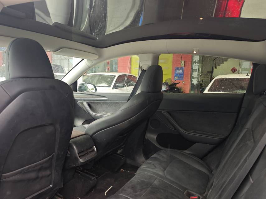 Tesla Model Y 2022 car image #3