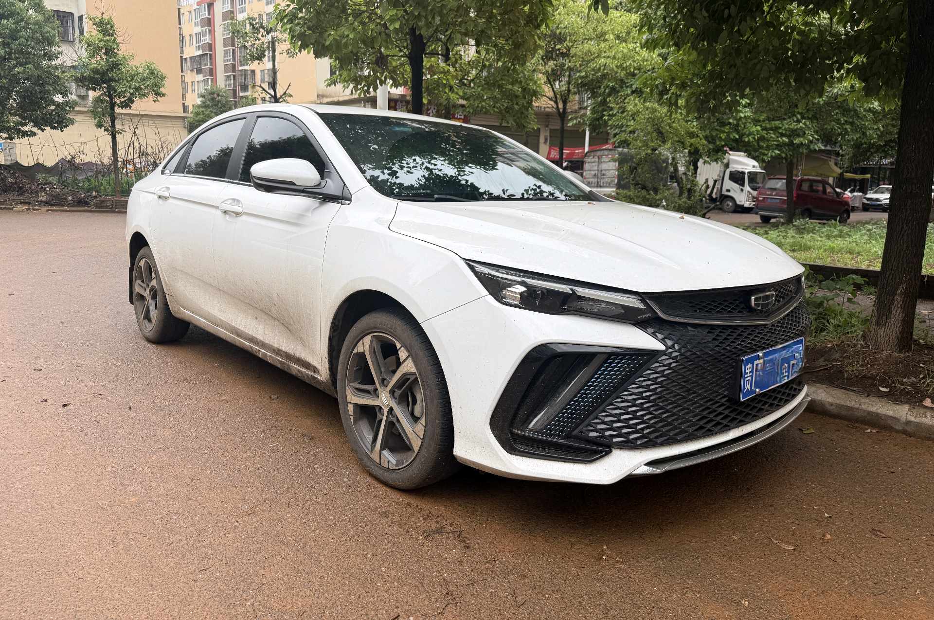 GEELY Emgrand L 2022 صورة سيارة #3