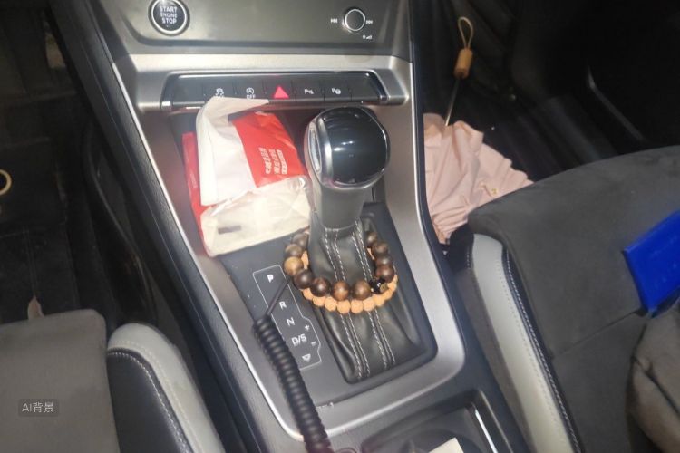 Audi Q3 2020 car image #16
