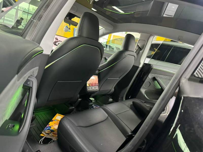 Tesla Model Y 2025 #2 Tesla Model Y 2025 car image #2