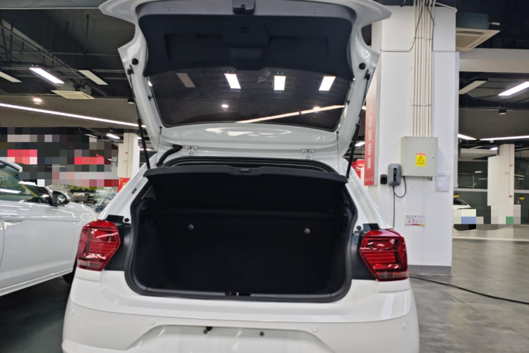 Volkswagen Polo 2022 car image #21