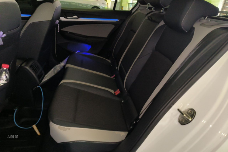 Volkswagen Golf 2021 car image #19