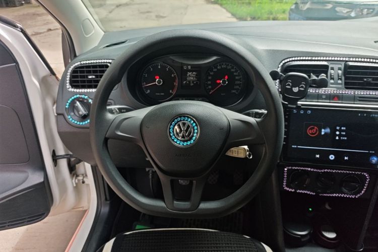 Volkswagen Polo 2015 #11 Volkswagen Polo 2015 car image #11