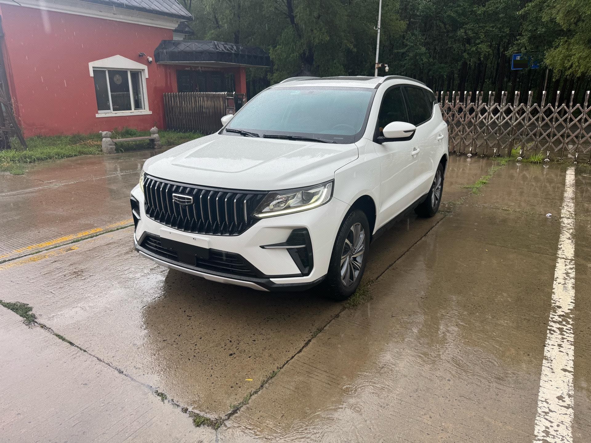 GEELY Vision X6 2022 car image 
