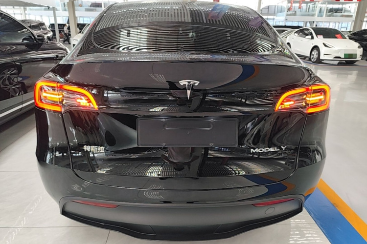 Tesla Model Y 2022 #4 Tesla Model Y 2022 immagine di auto #4