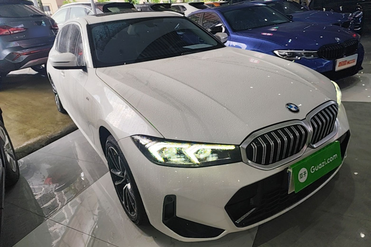 BMW 3 Series 2024 #4 BMW 3 Series 2024 car image #4