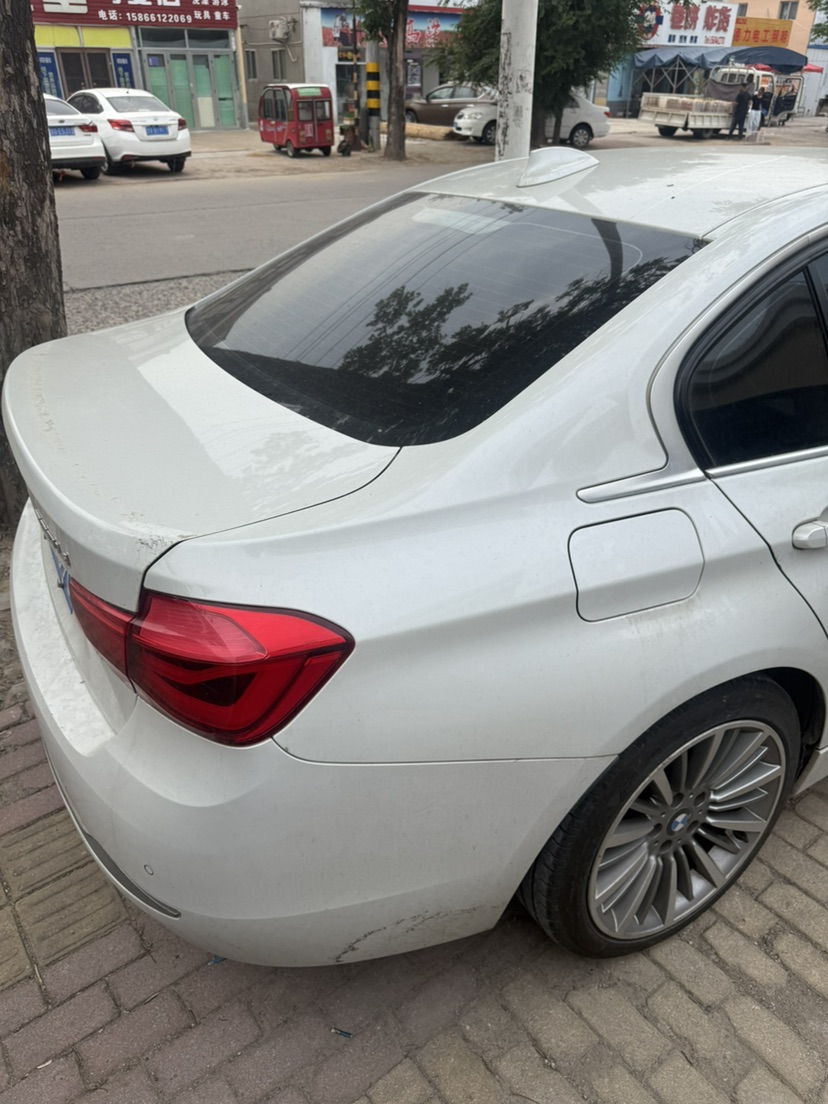 BMW 3 Series 2019 car image #6