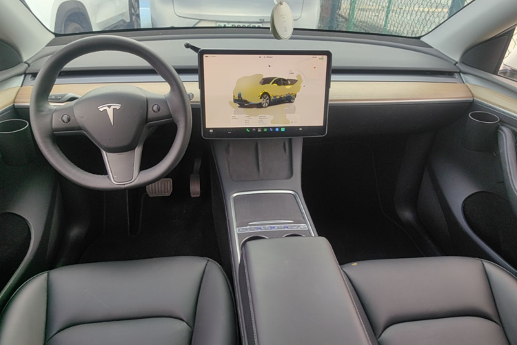 Tesla Model Y 2022 #11 Tesla Model Y 2022 car image #11