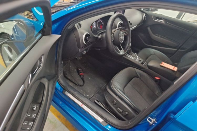 Audi A3 2018 car image #16
