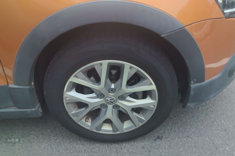 Volkswagen Polo 2015 car image #9