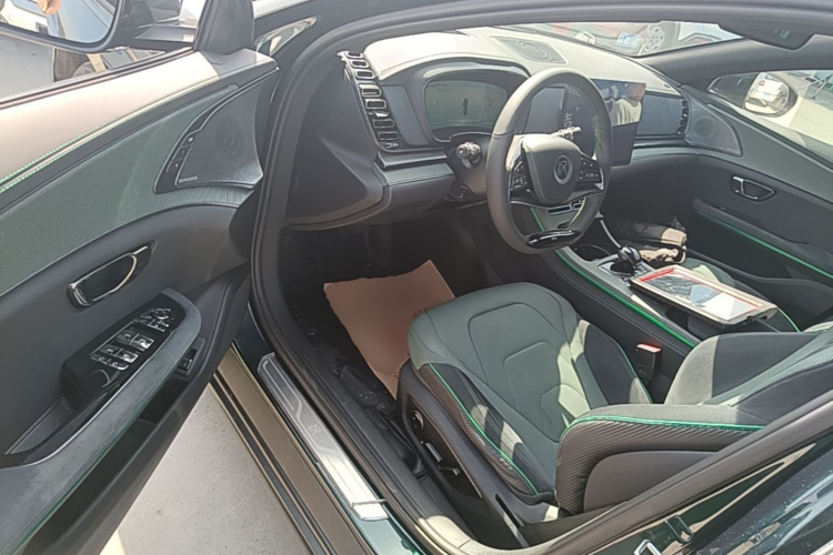 BYD Han 2022 car image #16