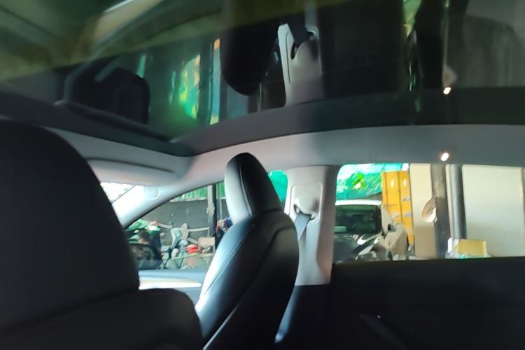 Tesla Model Y 2022 immagine di auto #18